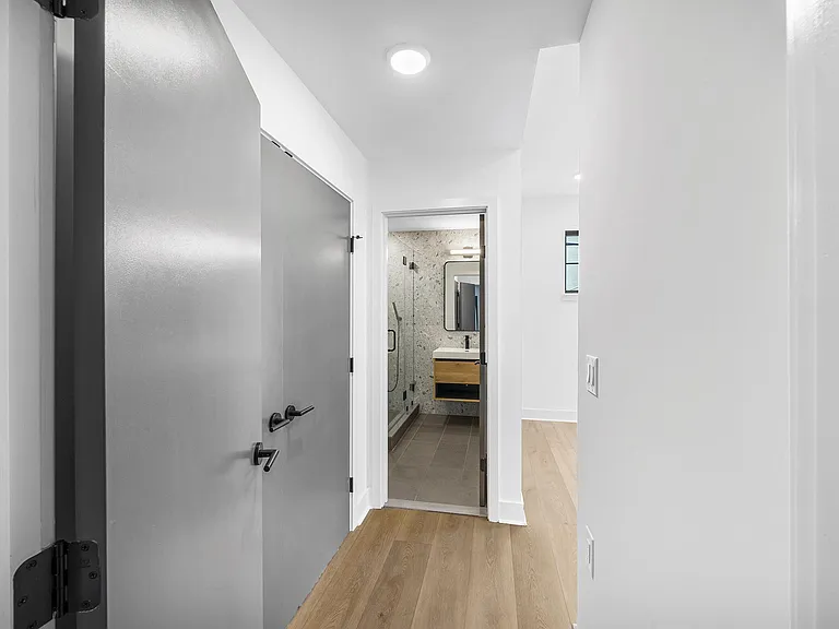 1772 N Front St #3 — Photo 11
