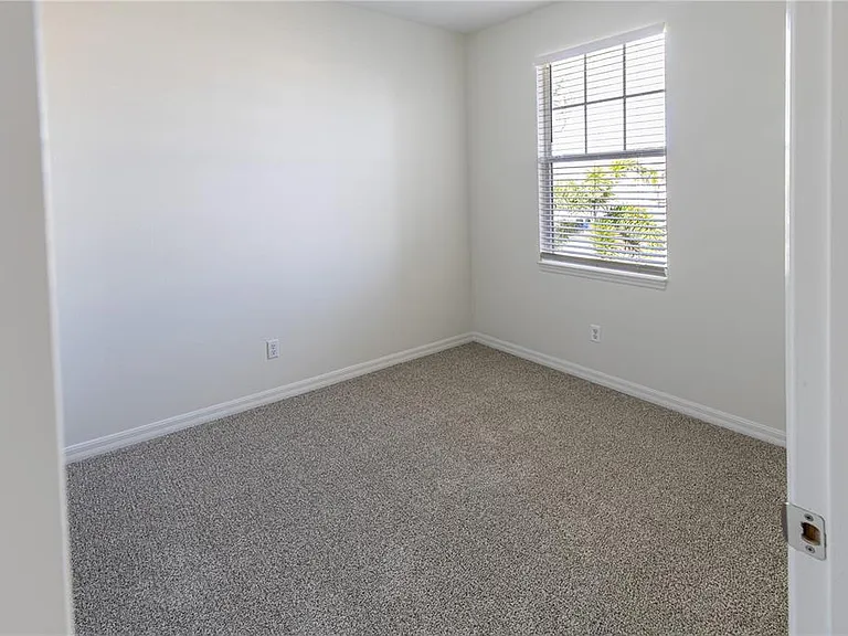 1085 Jonah Dr — Photo 25