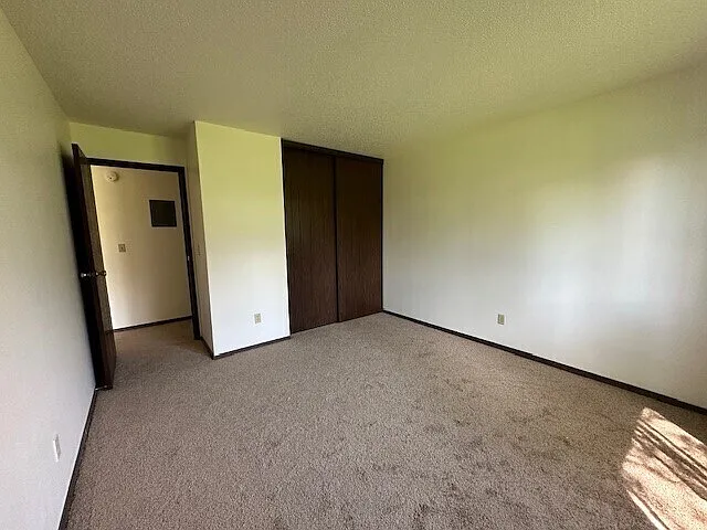 Meadowbrook 8390-2 — Photo 3