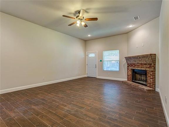 4th image of 1567 Drury Dr