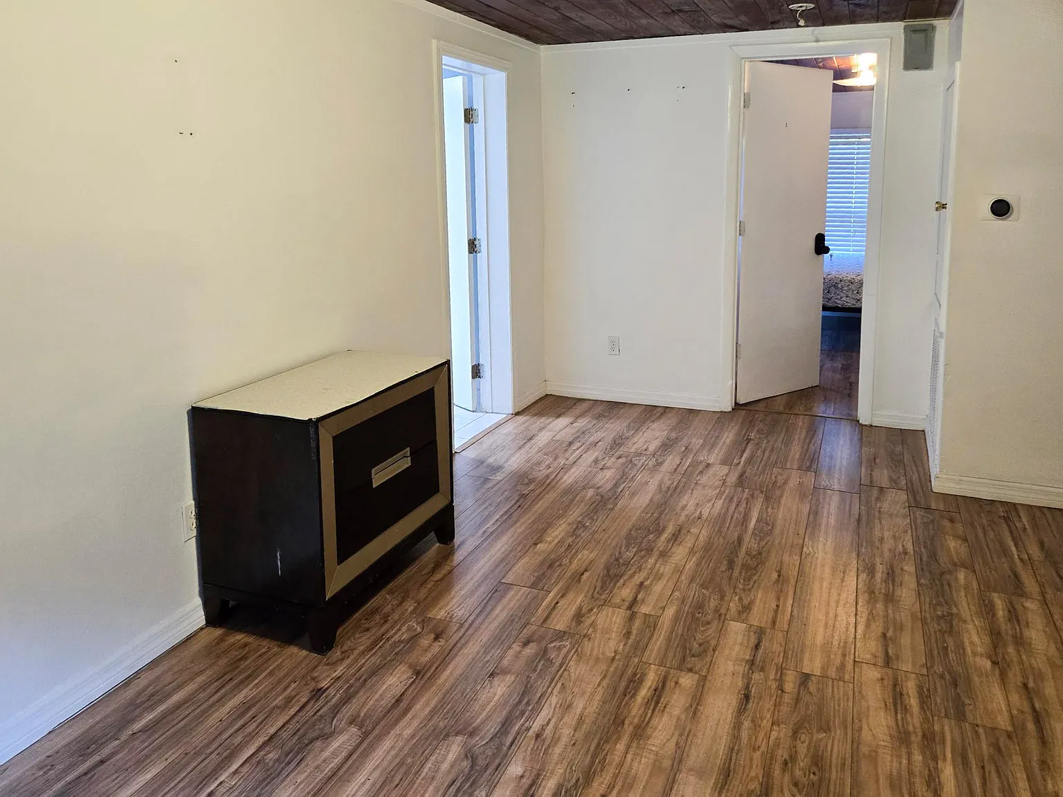 3 bed, 1.0 bath, 775 sqft, $905 — Photo 4