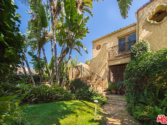 5th image of 926 N La Jolla Ave #2