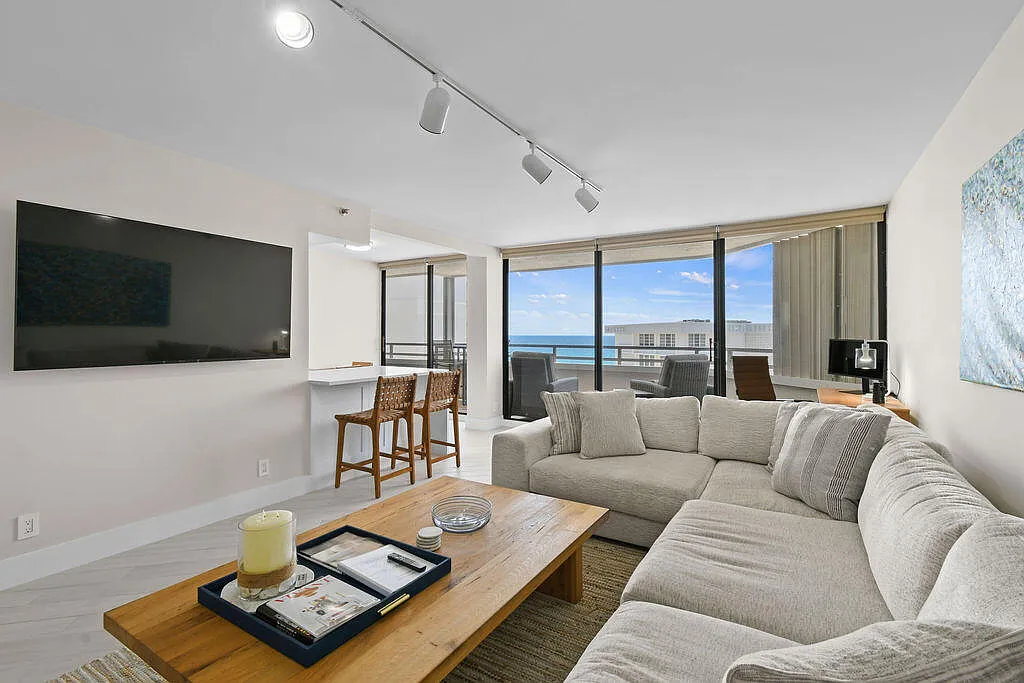 2 bed, 2.0 bath, 1340 sqft, $7,400 — Photo 1