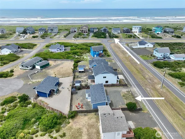 475 Sportsmens Street SW, Ocean Shores, WA 98569