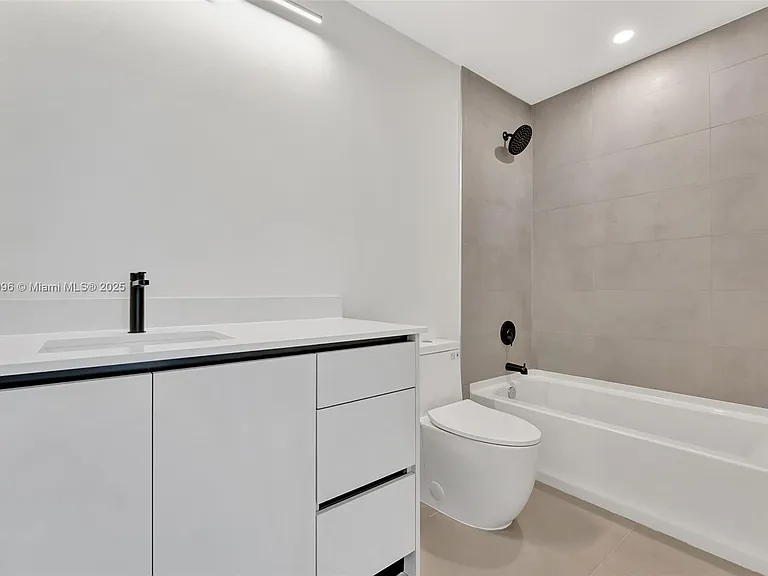 1563 NW 94th Way — Photo 9