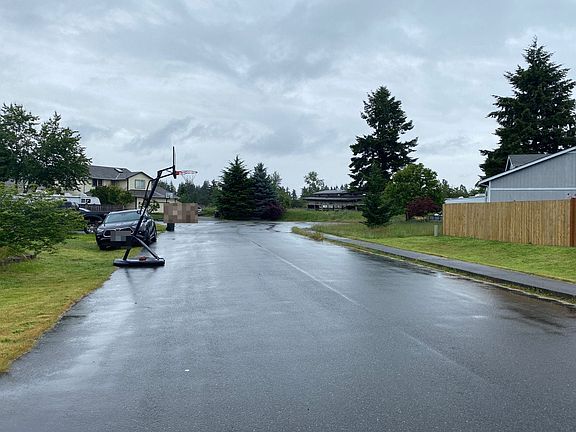 4th image of 15737 Woodland Ct SE