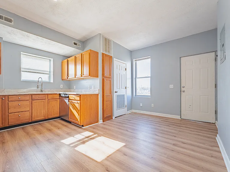 237 Benton St #201 — Photo 14