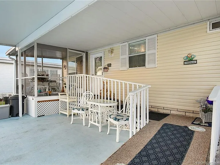 7073 SE Birchwood Ln — Photo 3