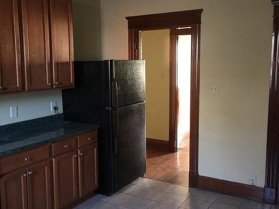 3rd image of 4331 Floral Ave #4