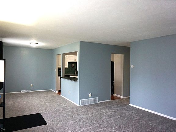 3rd image of 6552 Southway Ct