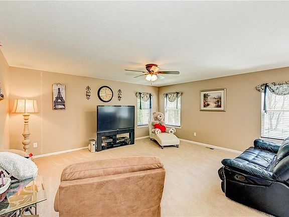 5th image of 6615 Smithfield Dr