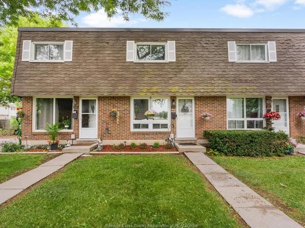 256 Victoria St S #32, Amherstburg, ON N9V 2K5