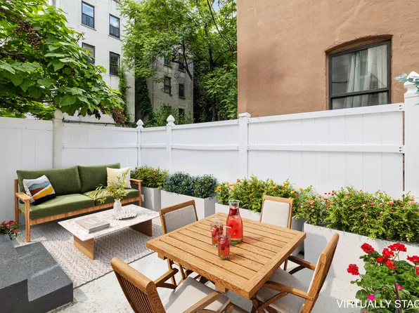 1604 Lexington Avenue image 2 of 8