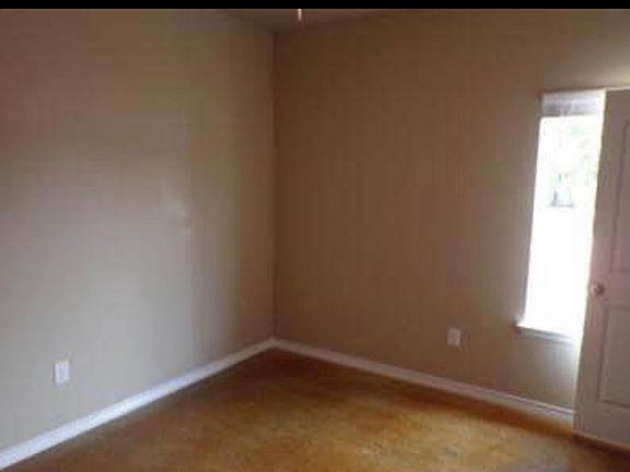 5th image of 405 Avenue D