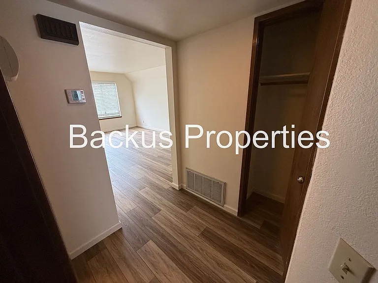Laine St 529 — Photo 11