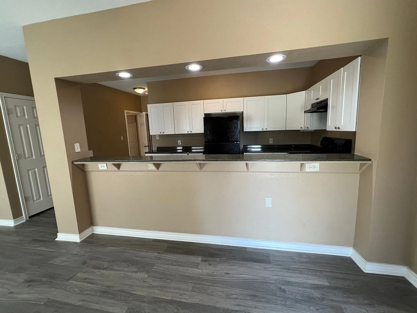 1605 W Common — Photo 3