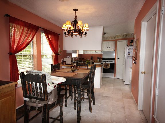 3rd image of 1408 Las Palmas Cir
