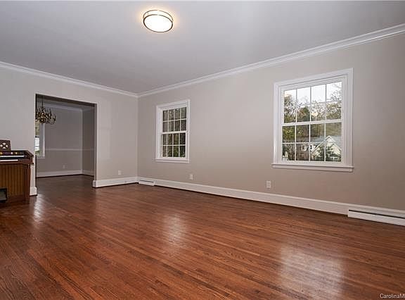4th image of 1300 Burtonwood Cres