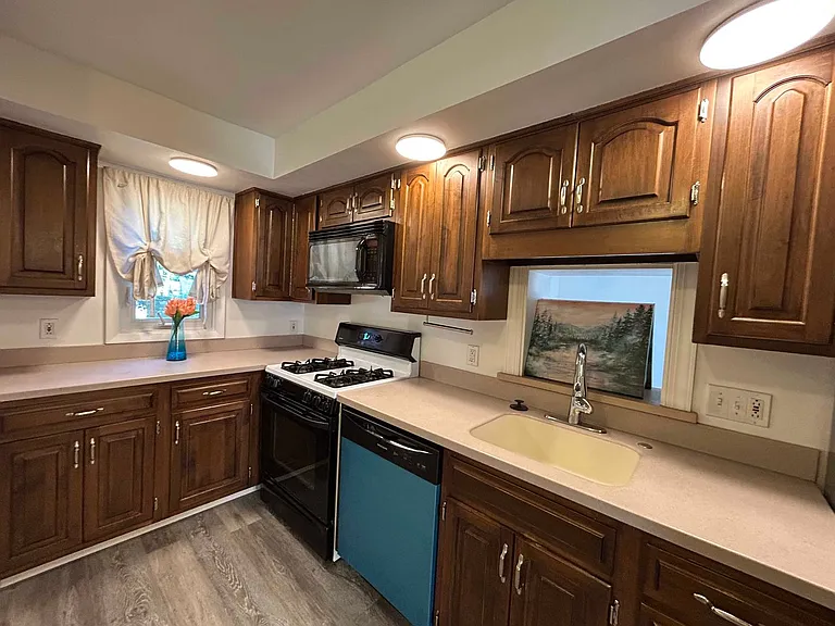 4854 Edsal Dr — Photo 10