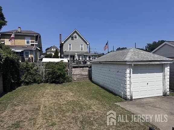 2nd image of 355 Parker Ave