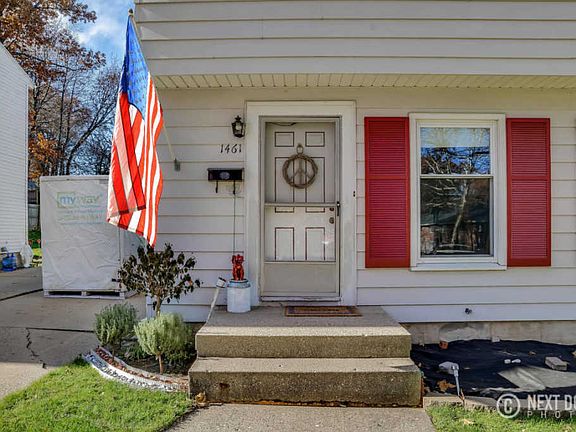3rd image of 1461 Diamond Ave NE