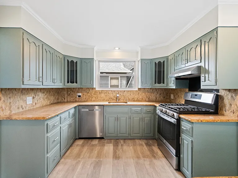 17 W Pierrepont Ave #2 — Photo 9
