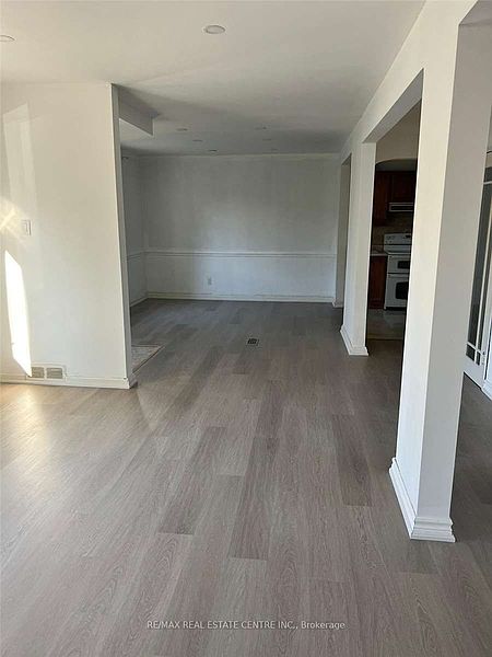 Mississauga House for rent - 3 Bedrooms — photo 4