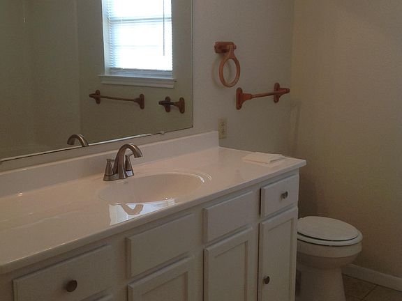 Front bedroom bath area