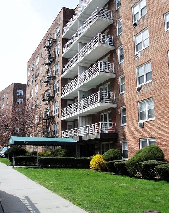 1st image of 709 Warburton Ave APT 7C