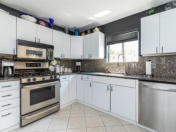 5th image of 102 Belmont Ave