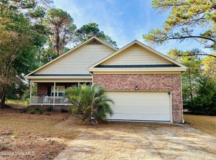 202 W Sanderling Cir, Hampstead, NC 28443
