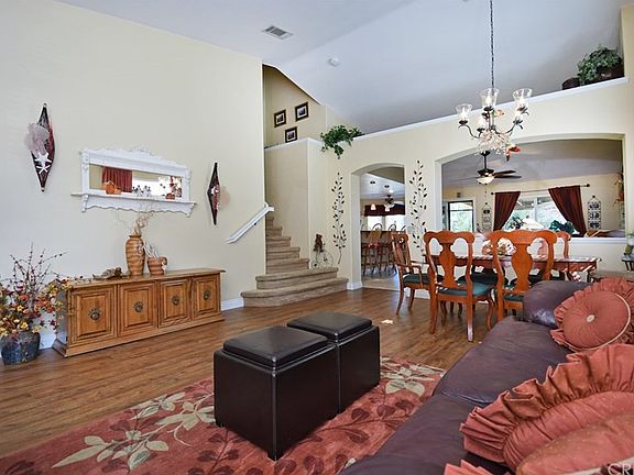 4th image of 7647 Hemlock Ave