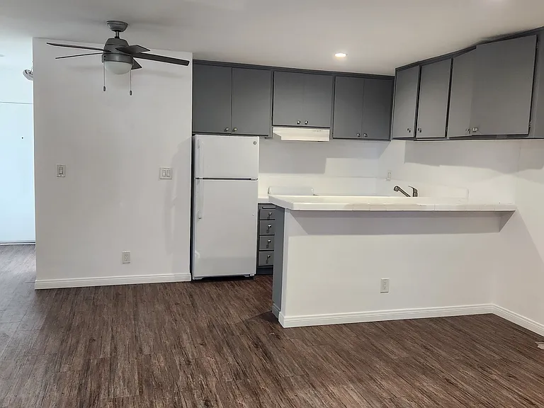 11905 Kling St #11A — Photo 2