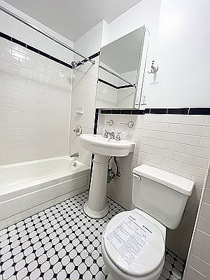 4th image of 74 Charles St APT 5A