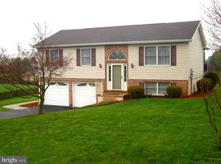 89 Spartan Dr, Martinsburg, WV 25403