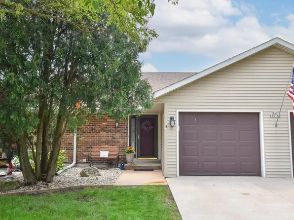 N49W36111 Nottingham LANE #3, Oconomowoc, WI 53066