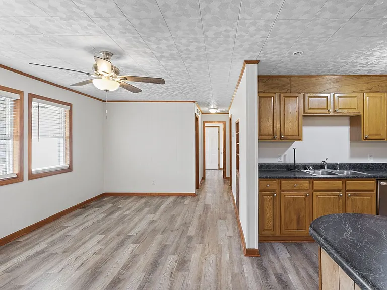 242 Dodd St — Photo 7
