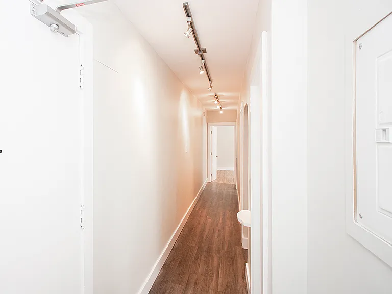 305 Marion St #3 — Photo 12