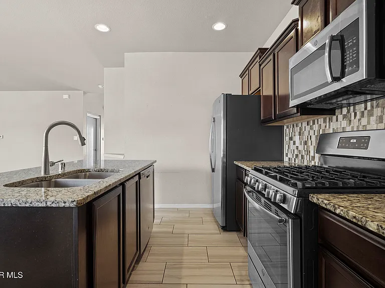 331 Malta St — Photo 18