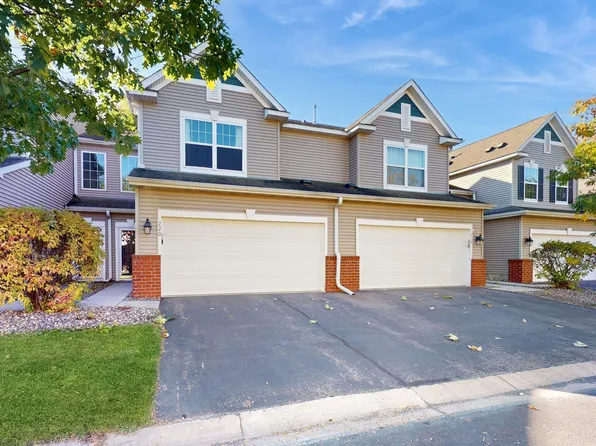 220 Heritage Ln, Circle Pines, MN 55014