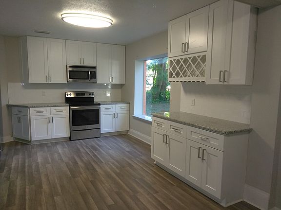 5th image of 10817 N Edison Ave