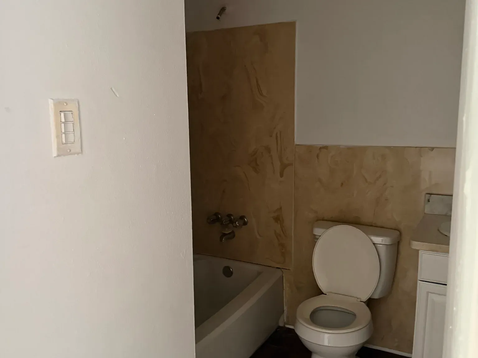 2 bed, 950 sqft, $950 — Photo 3