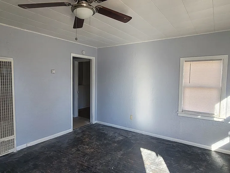 207 N Florida St — Photo 4