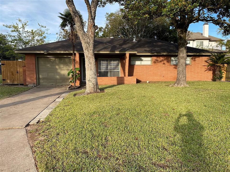 1st image of 8410 Sonneville Dr