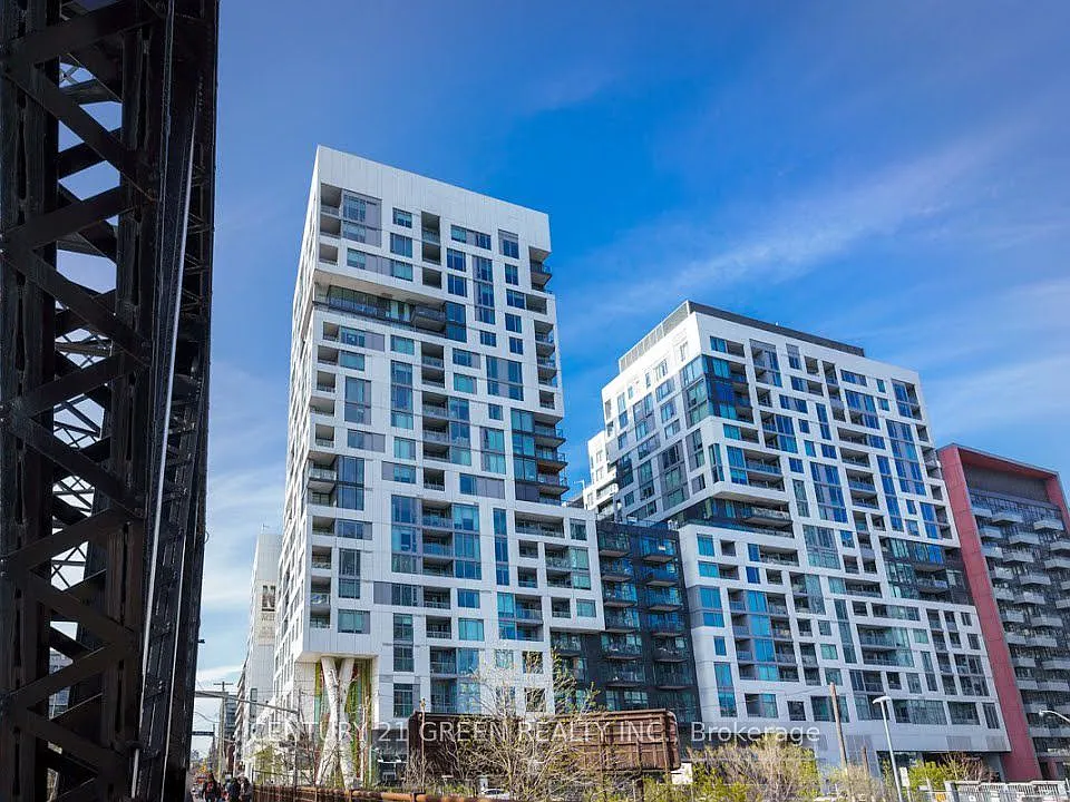 27 Bathurst St #715