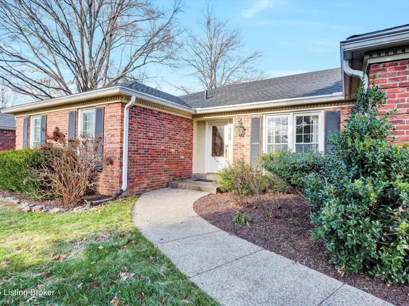 10509 Lawrencekirk Ct, Douglass Hills, KY 40243