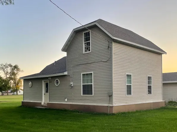 205 Mooreton Ave N, Mooreton, ND 58061