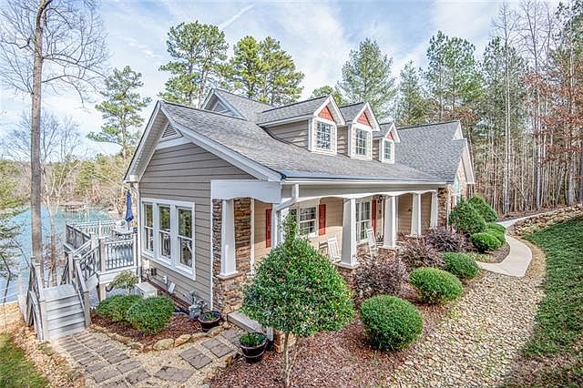 1st image of 32 Peaceful Cove Ct