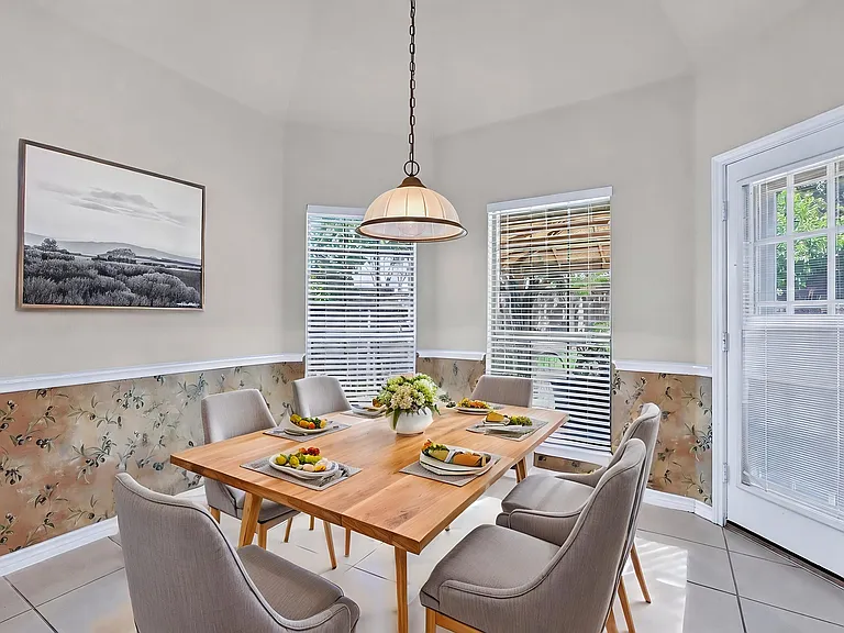 358 Fairlanding Ave — Photo 7