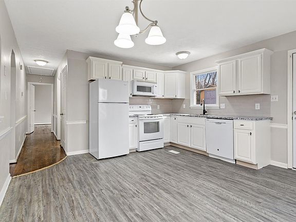 5th image of 264 Jason Dr